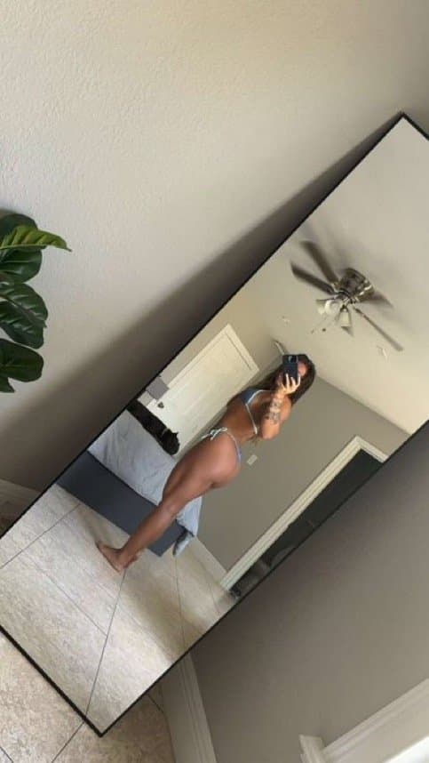 Gorgeous gorgeous girls lift heavy heavy weights