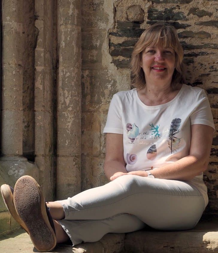 Susie from the UK shows us her tits and hairy old cunt