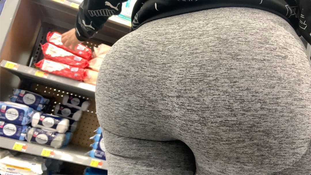Nice Lil Rump On Puerto Rican Milf In Walmart