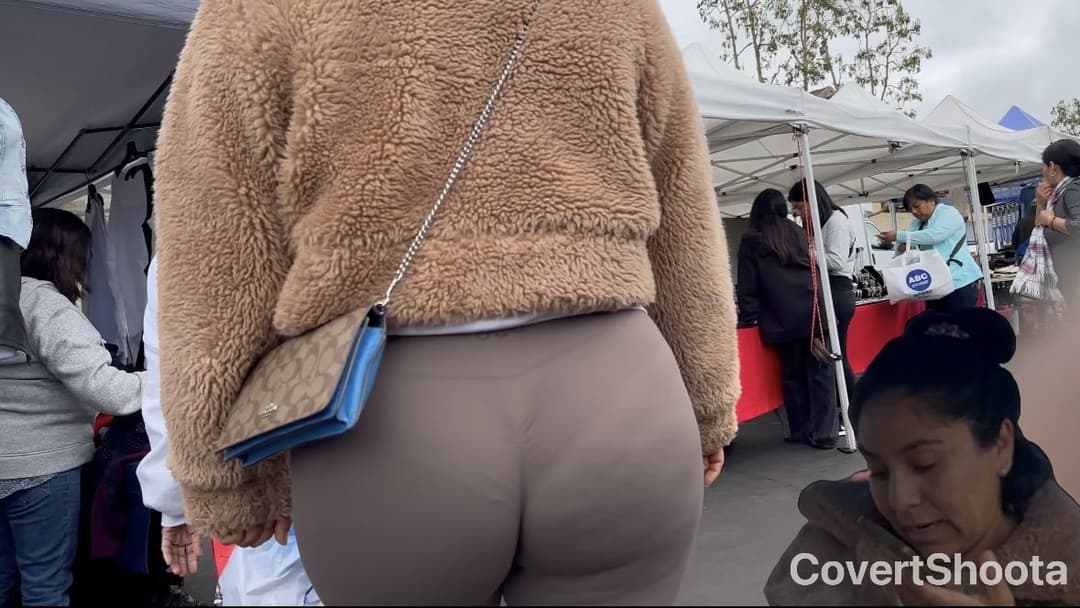Amazing VPL on Jiggly Fat Ass Latina MILF