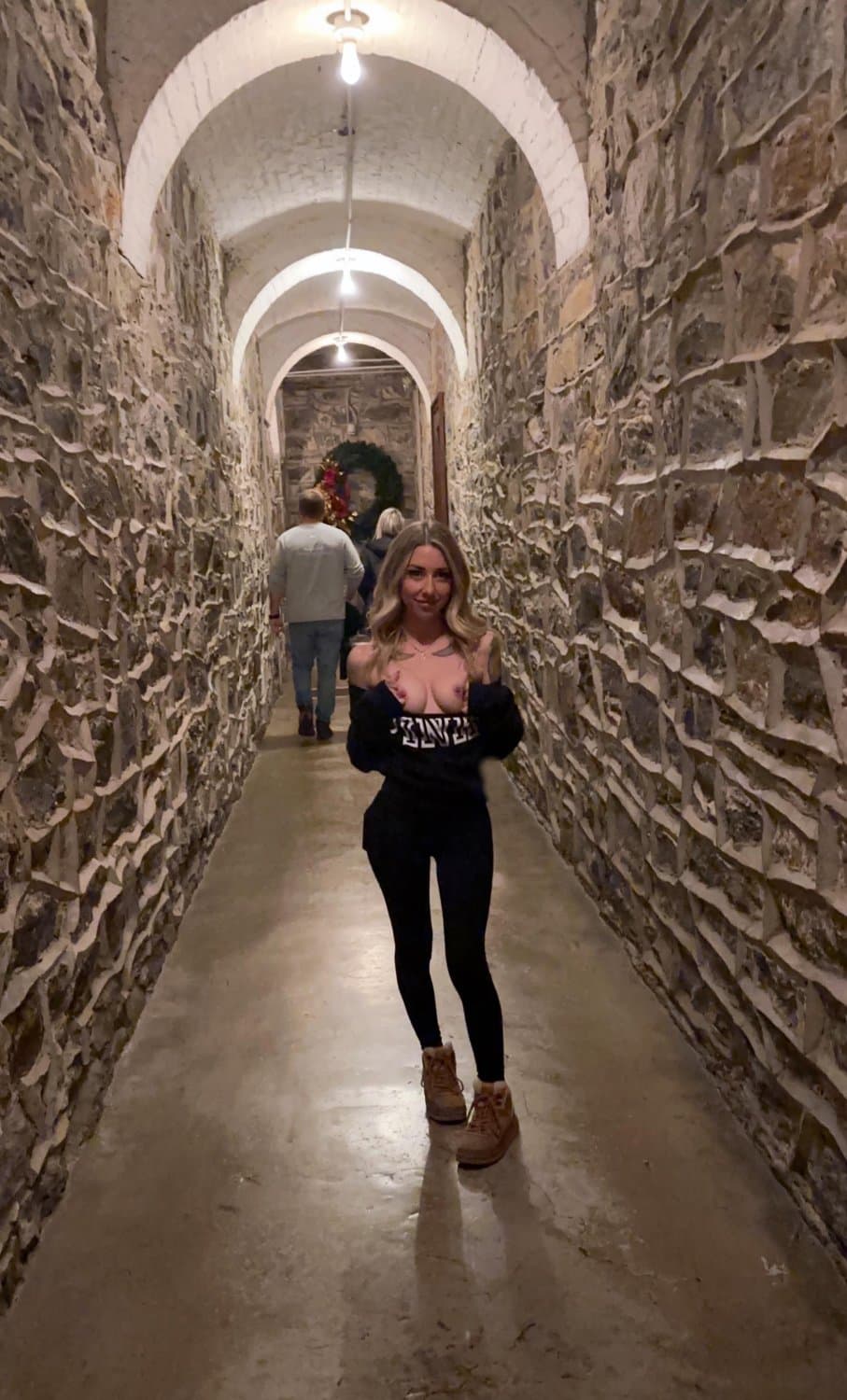 Click to view full size She little but likes em biggg!!