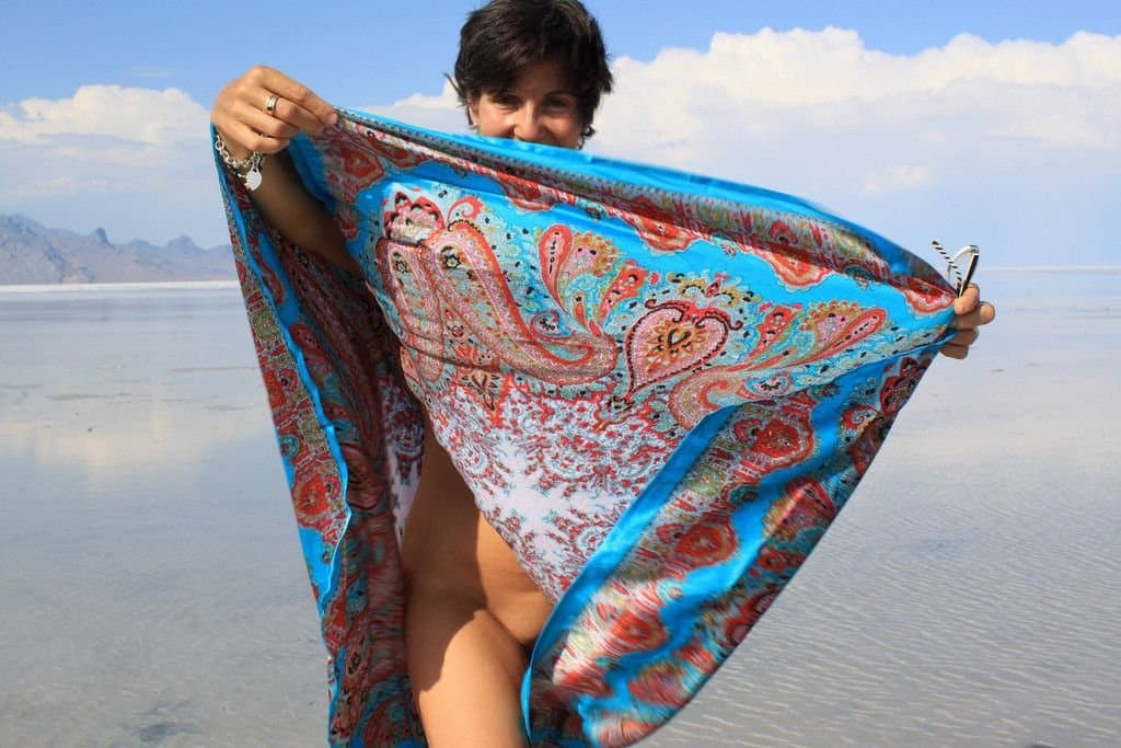 Mina & Elena - Two Buxom Swinging Women - Part 1.   (zip)