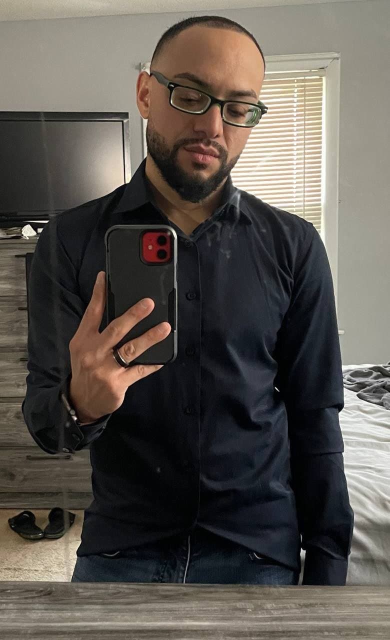 Bisexual loser Elvis