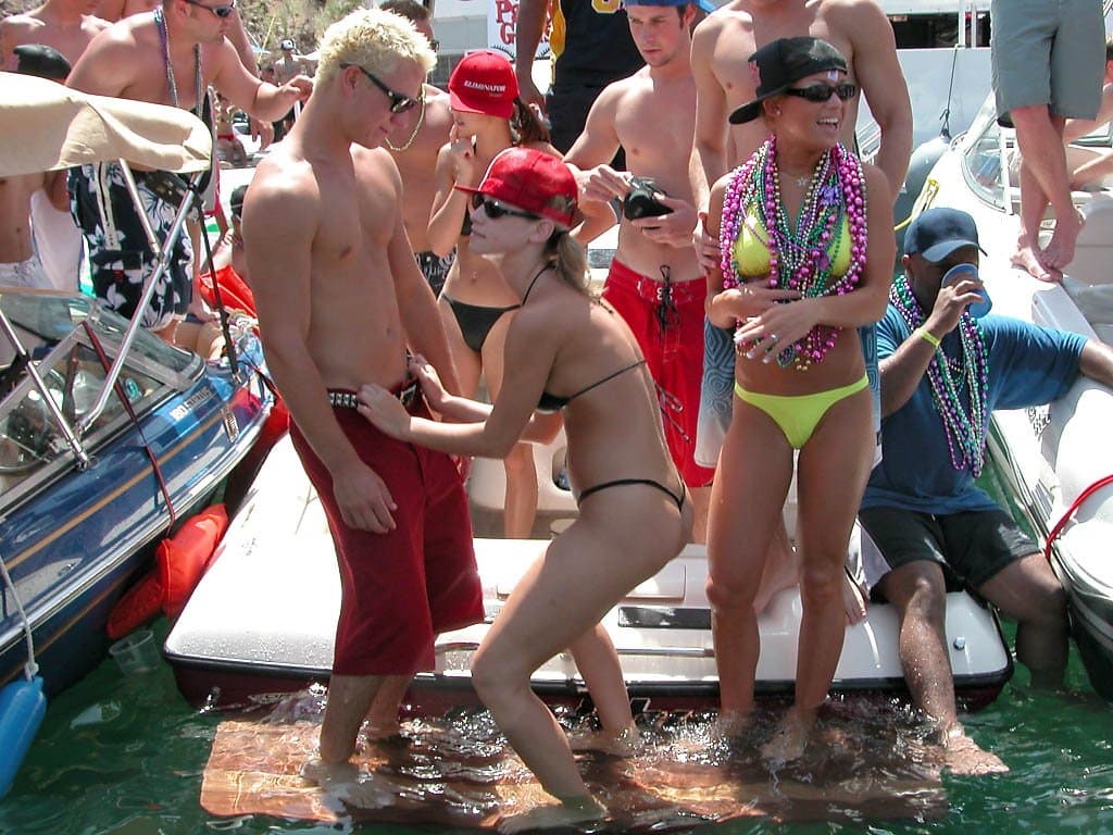 Click to view full size Unknown Hottie, Lake Havasu Memorial Day Weekend 2003 Pt. 2