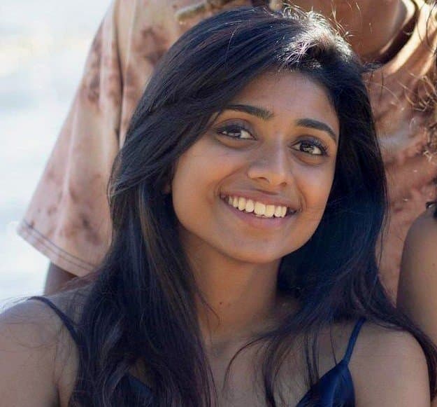 Traditional Kuwait Immigrant Sheethal Shares Tits In Confidence