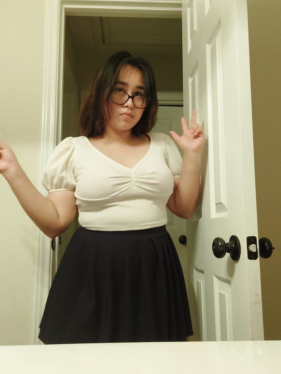 muy inocente a la vista de todos, pero la puta se deja cojer por todos los que sea