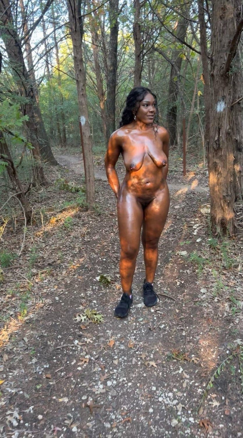 She DGAF Public Ebony Flashes Everything In Front Of Everyone Anytime ! ? ( Tila )