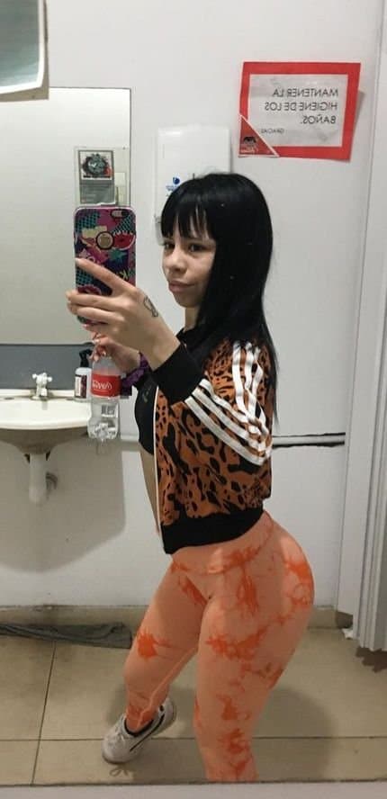 Tremenda B3b0t@!! ??? Quien consigue algo de ella?