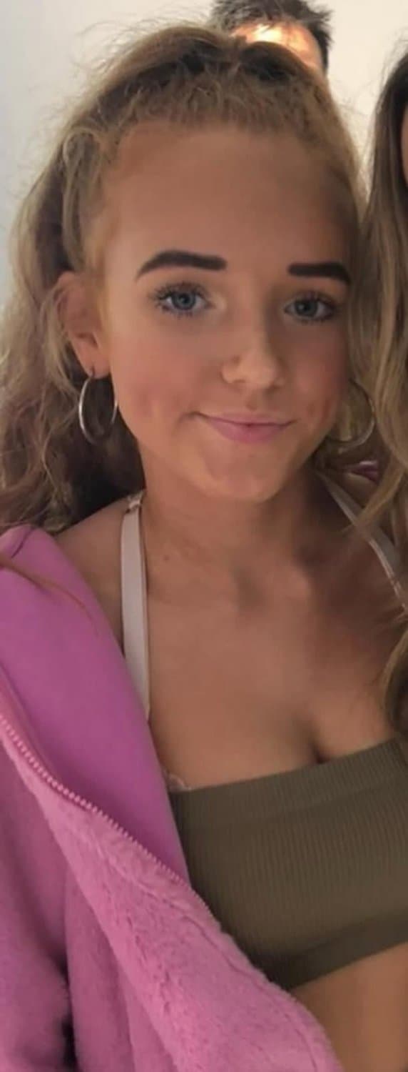 Petite Busty Irish Redhead (18)