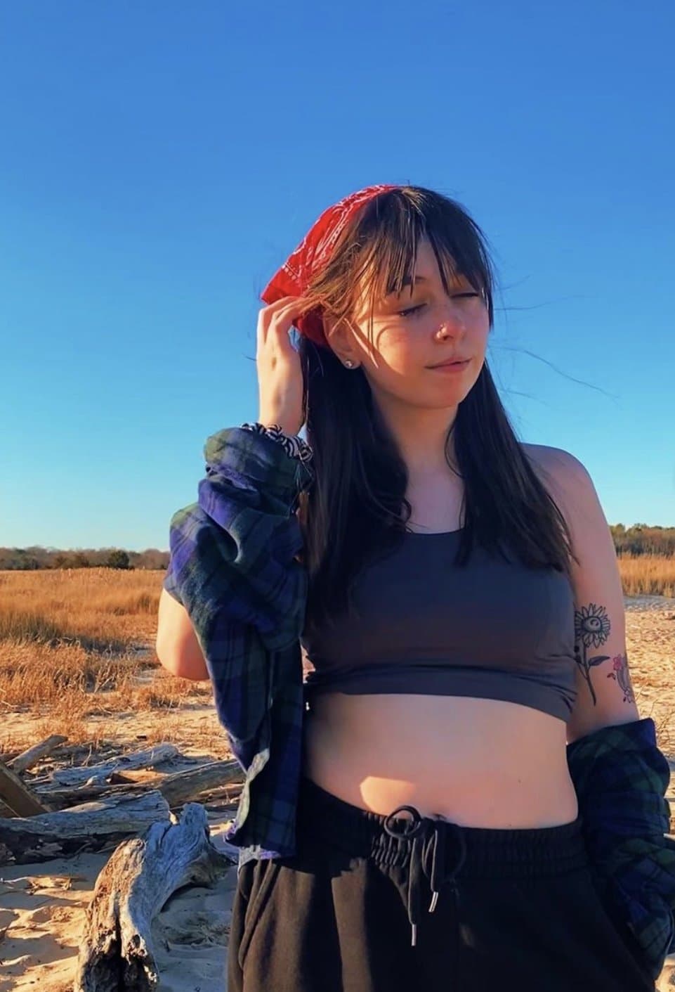 cute slut Lina loves eating ass and swallowing cum