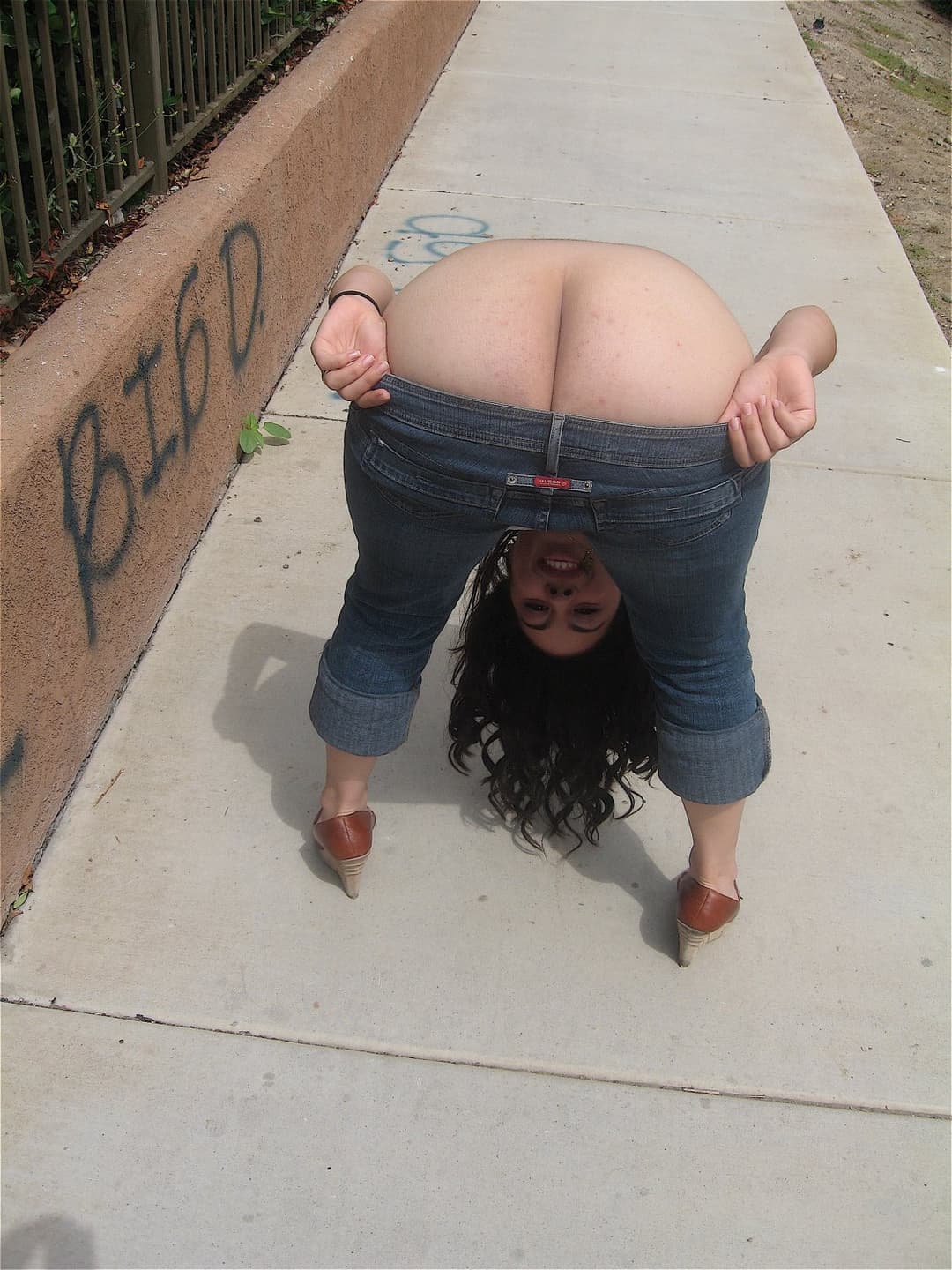 Friends group mooning around San Diego