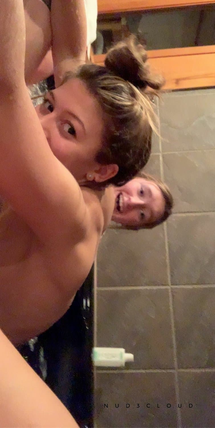 These sisters are wild !!!