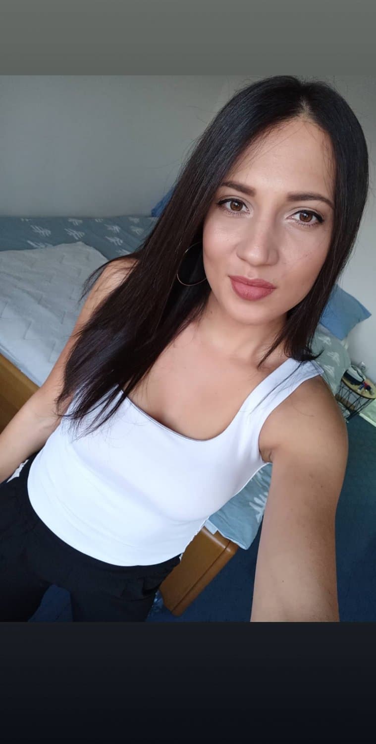 Jelena Zoric, 31yo, young Serbian milf hated by her husband