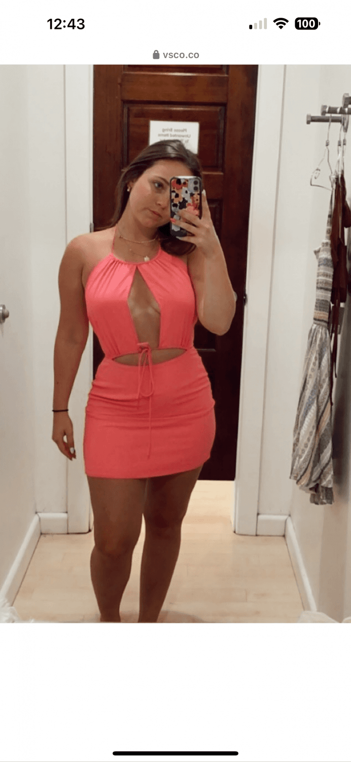 Lindsey is such a tight jerk material object. Who agrees? Lindsey 21