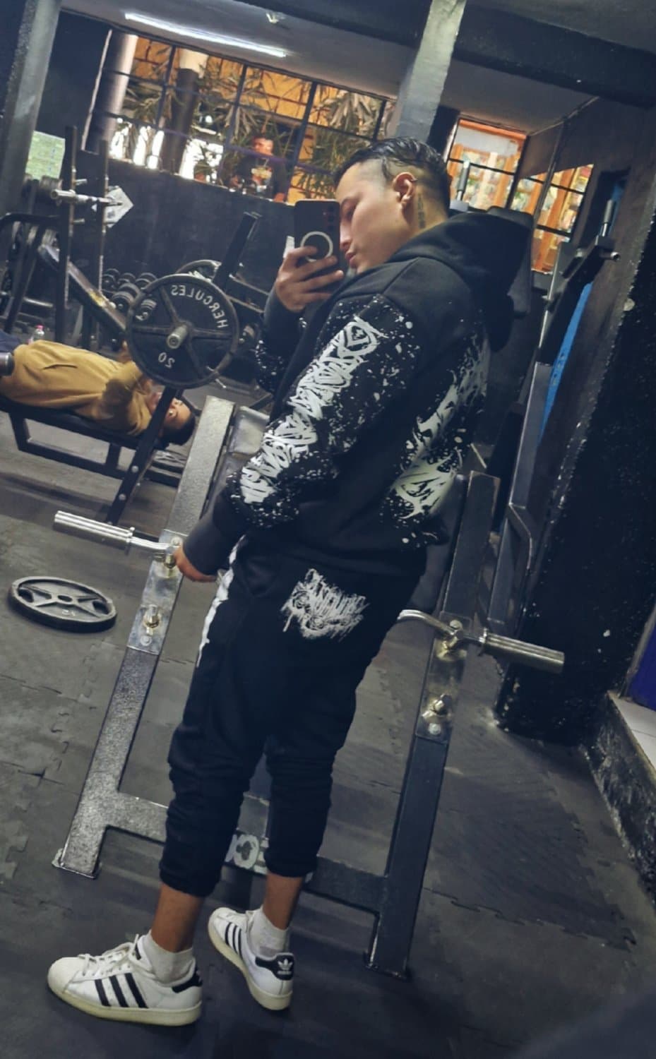 Culon de cdmx tiene novia y da las nalgas a escondidas