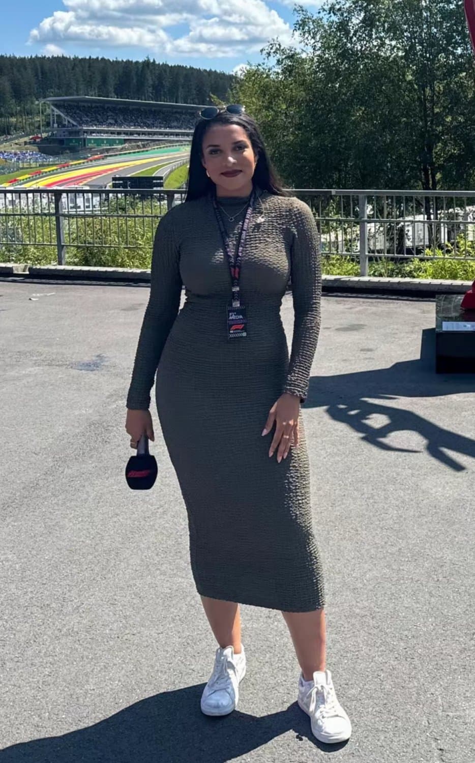 Just completed my 4th F1 season beating my cock to their brown desi presenter w huge curry cannons