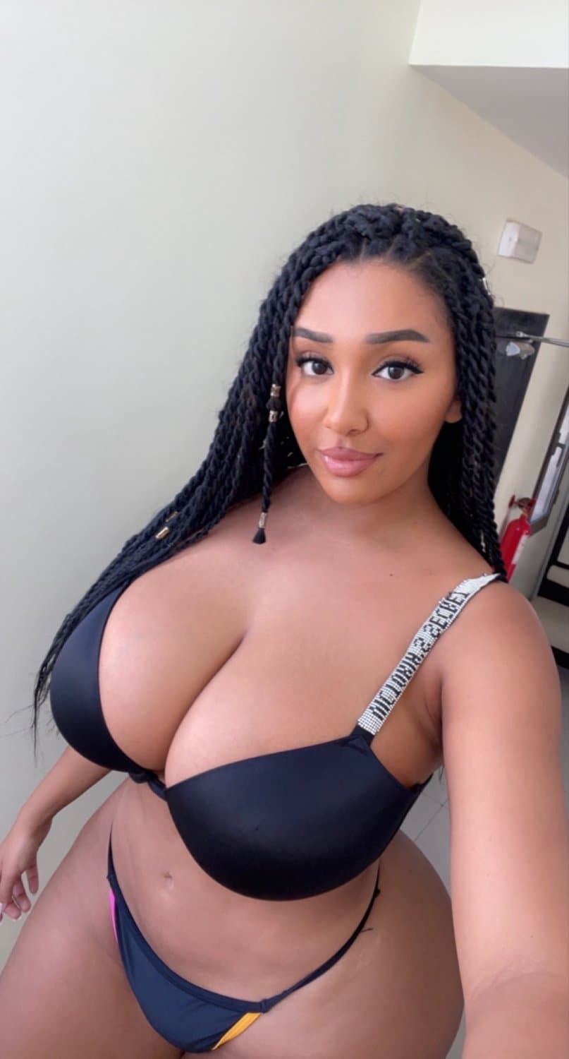 Dm me to tribute my young 27 year old (built for porn) auntie. ?‍??