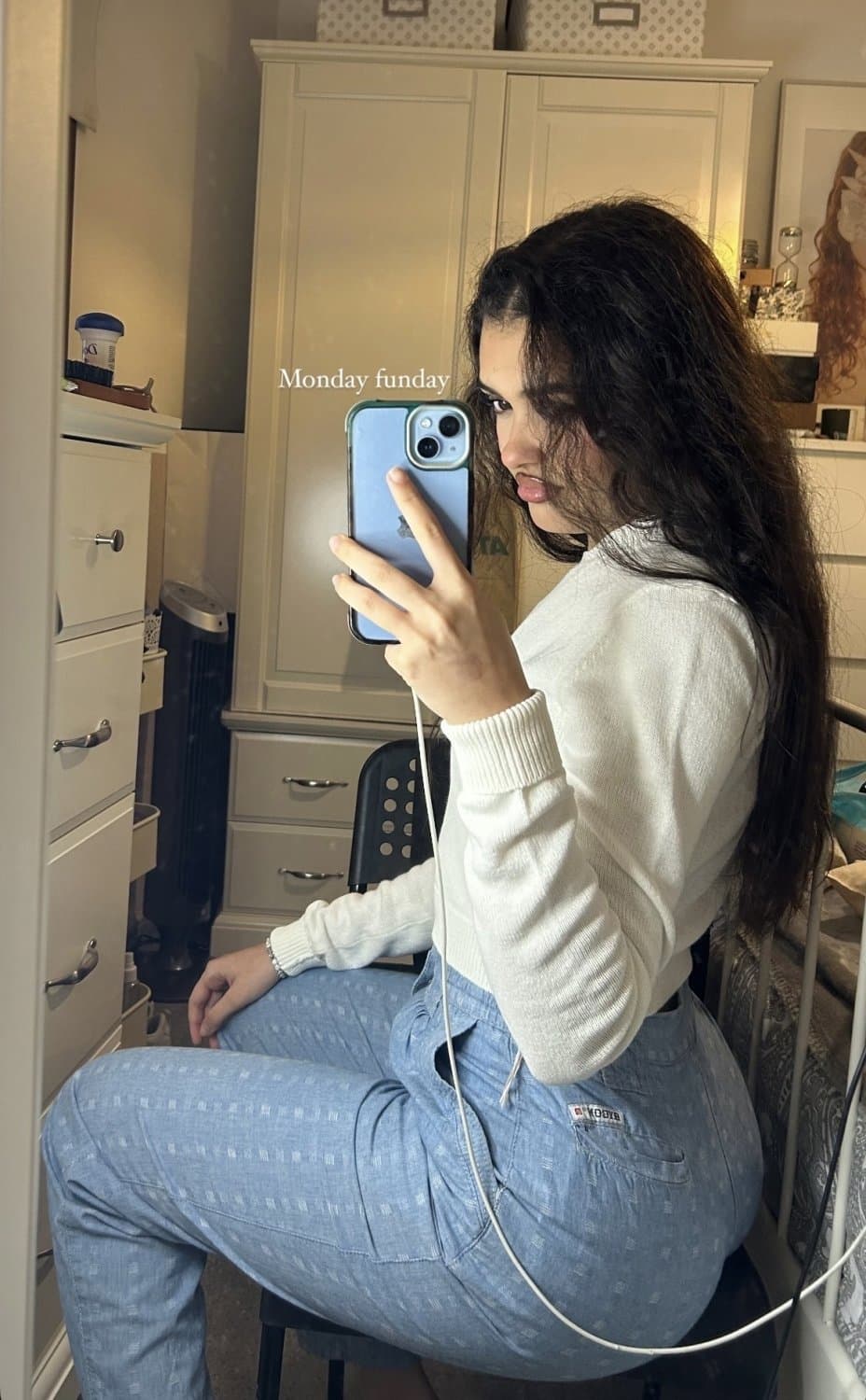 Ainara chinea, una puta ninfomana cuyo único talento es levantar pollas y ser una cerda