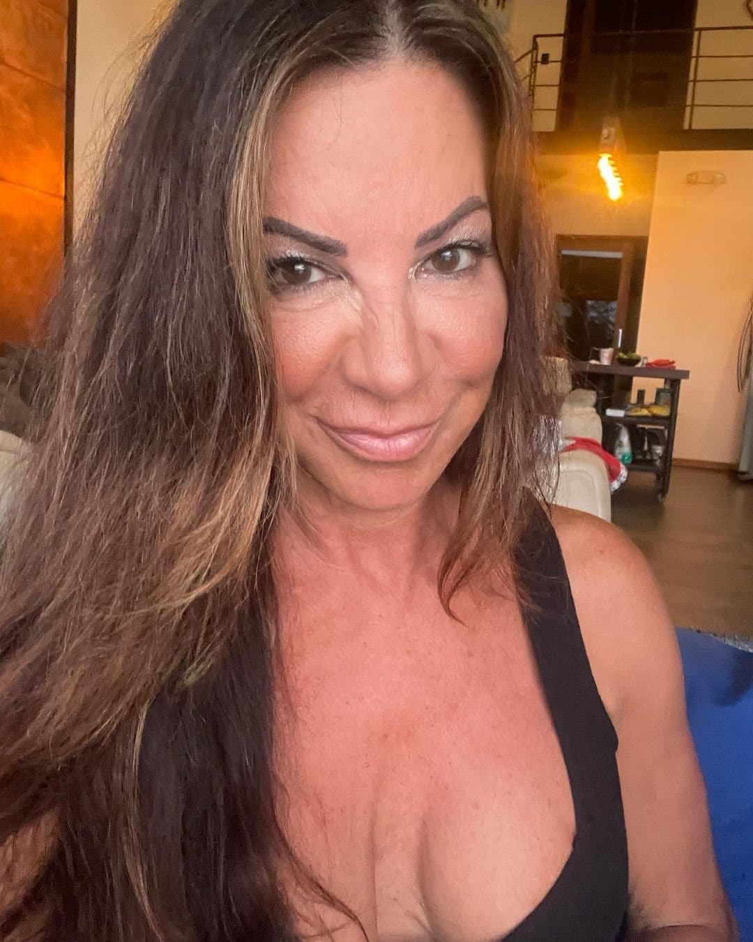 GIlf with big tits