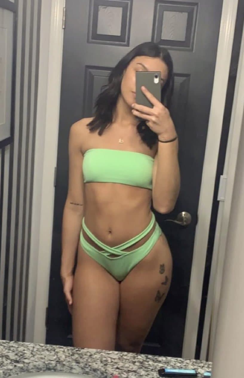 Gorgeous teen Alexia Goodwin