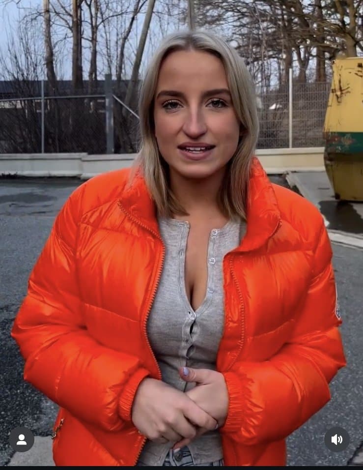 Swedish Denice, 21 Built to take only the biggest of dicks