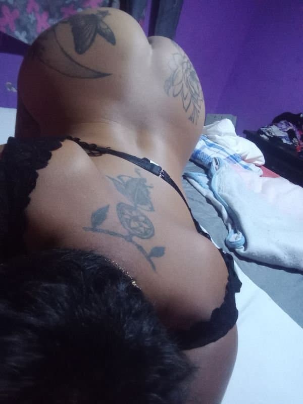 Hermanastra me envía fotos por error??