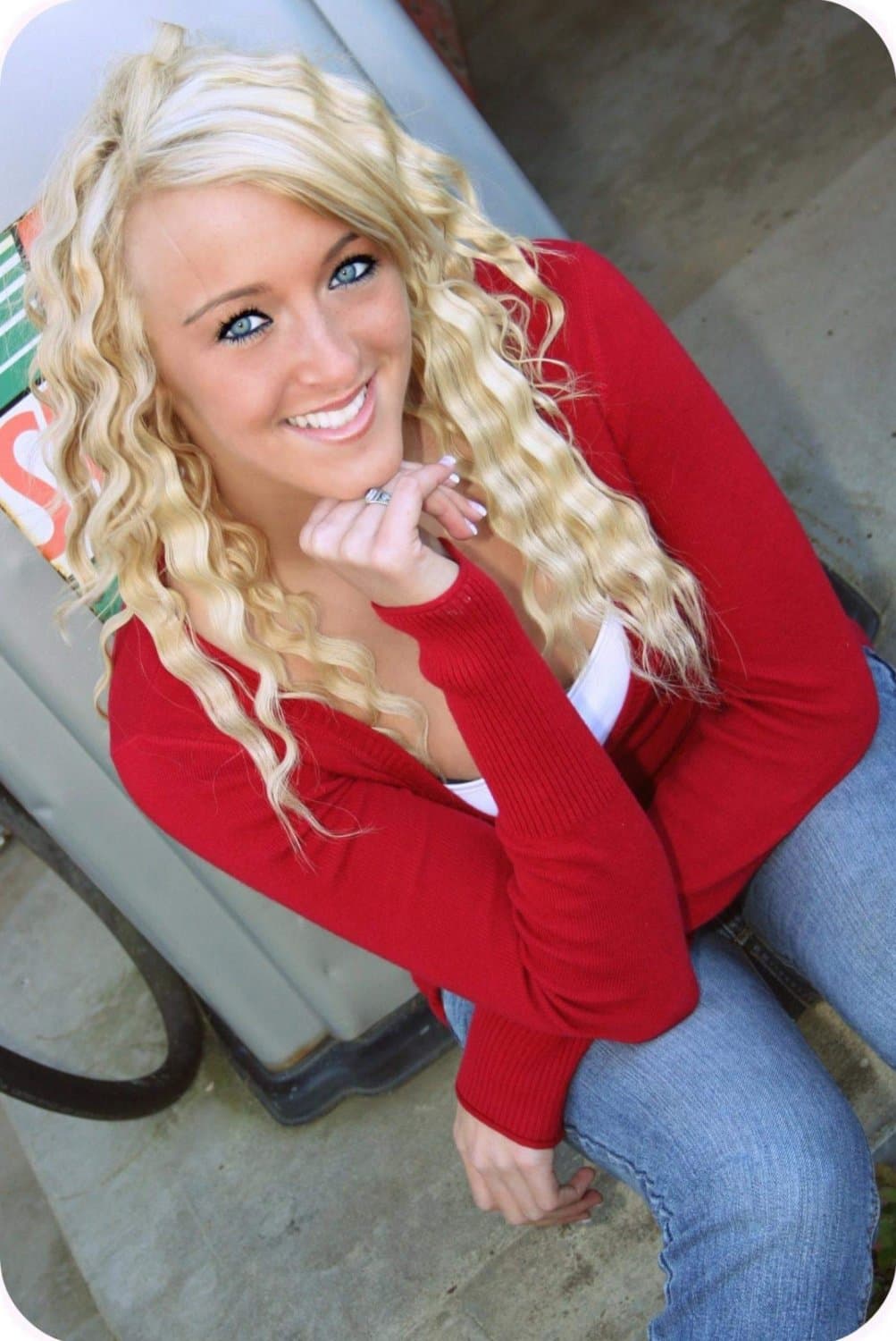 Anissa 18yo. Comment, repost, or message me.