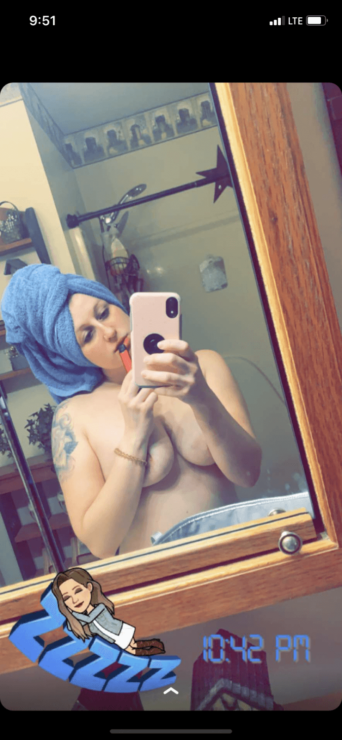 Simp risking for Brittnay. She deserves bigger dick than mine. Save and post her