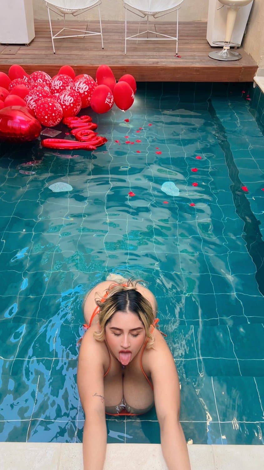 Darl1Kar1na-MassiveTits