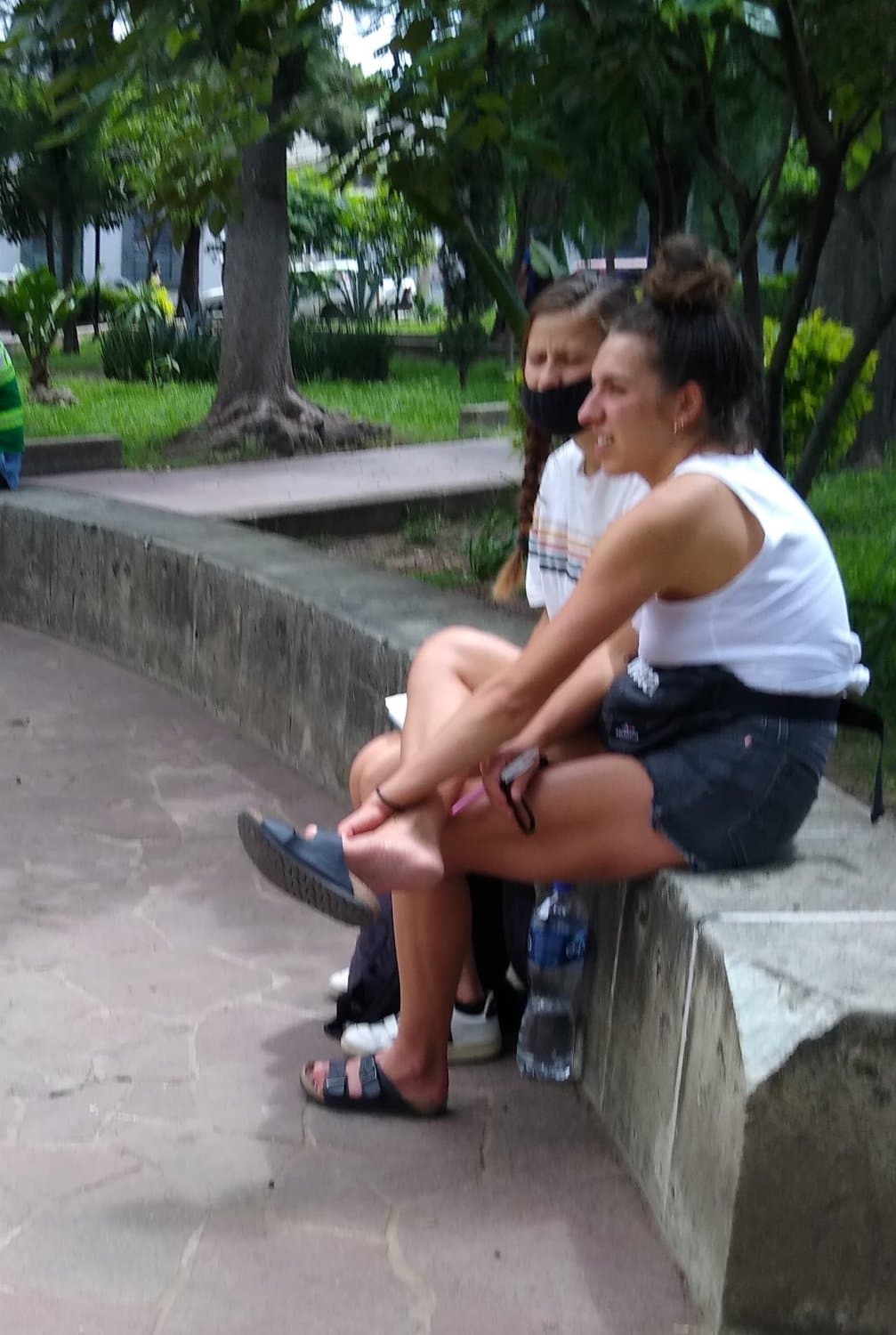 pretty barefoot girl (candid)