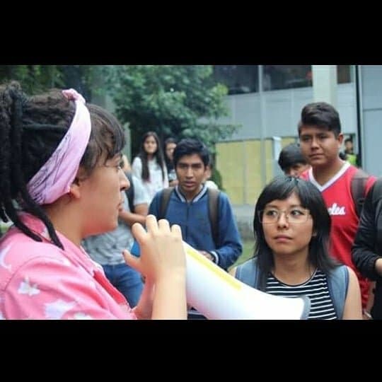 una feminazi enojada con los hombres, pero como le encanta la verga!