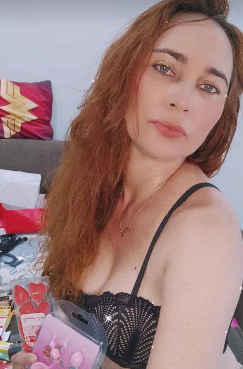 Maria professora de piano vazou em fotos sensuais
