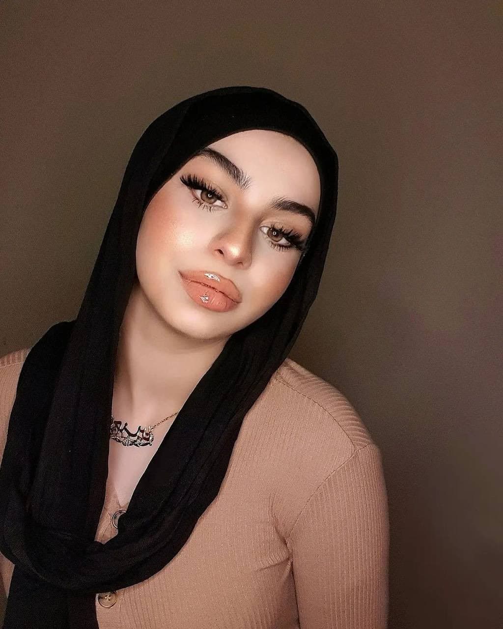 Hijabi Arab feet and spit compilation