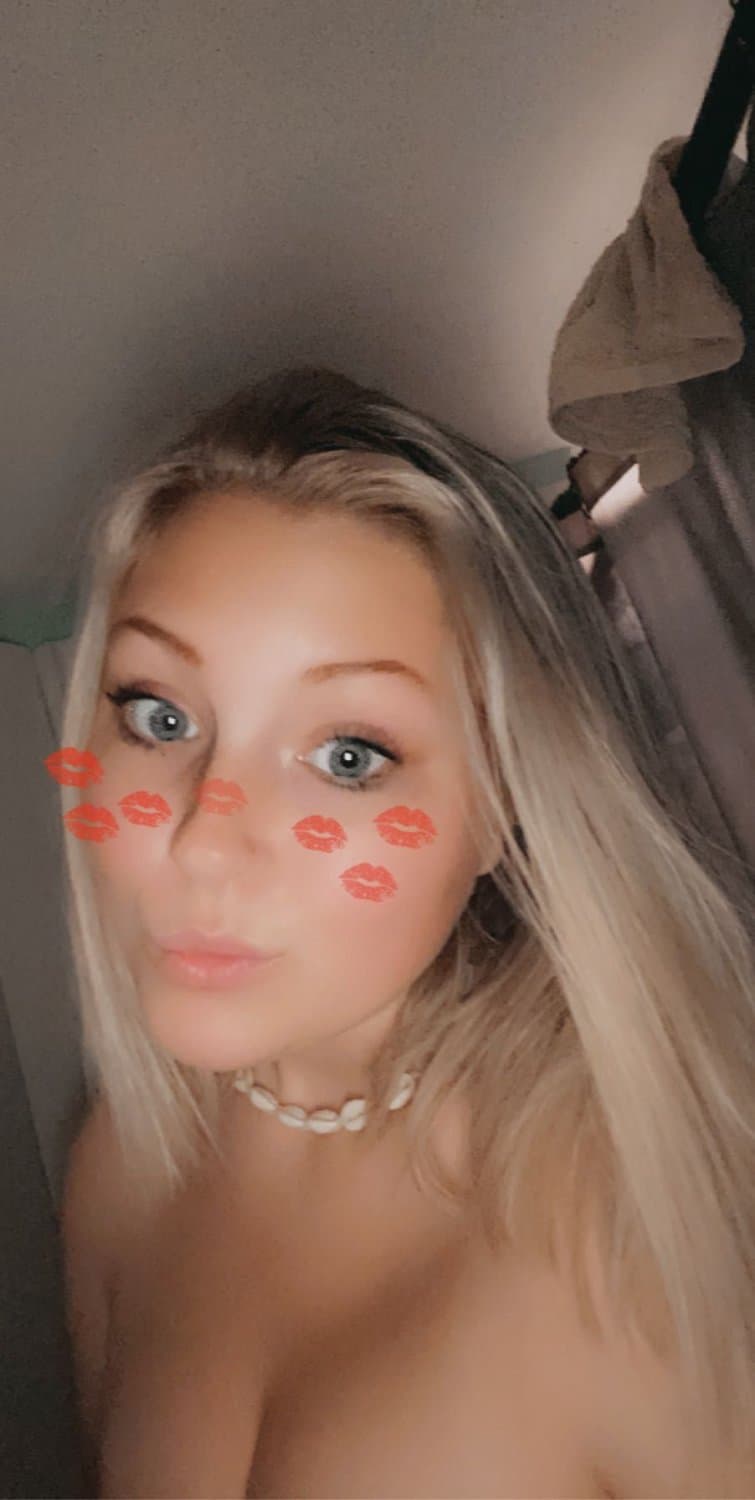 Click to view full size Hot And Slutty Petite Blonde Milf Military Wife pt3