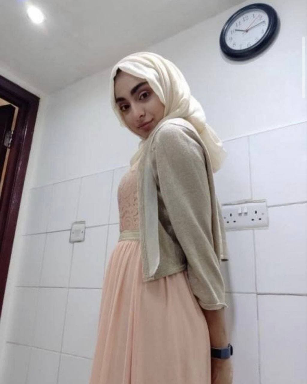 Hijabi Muslim girl with white boss cock in her mouth