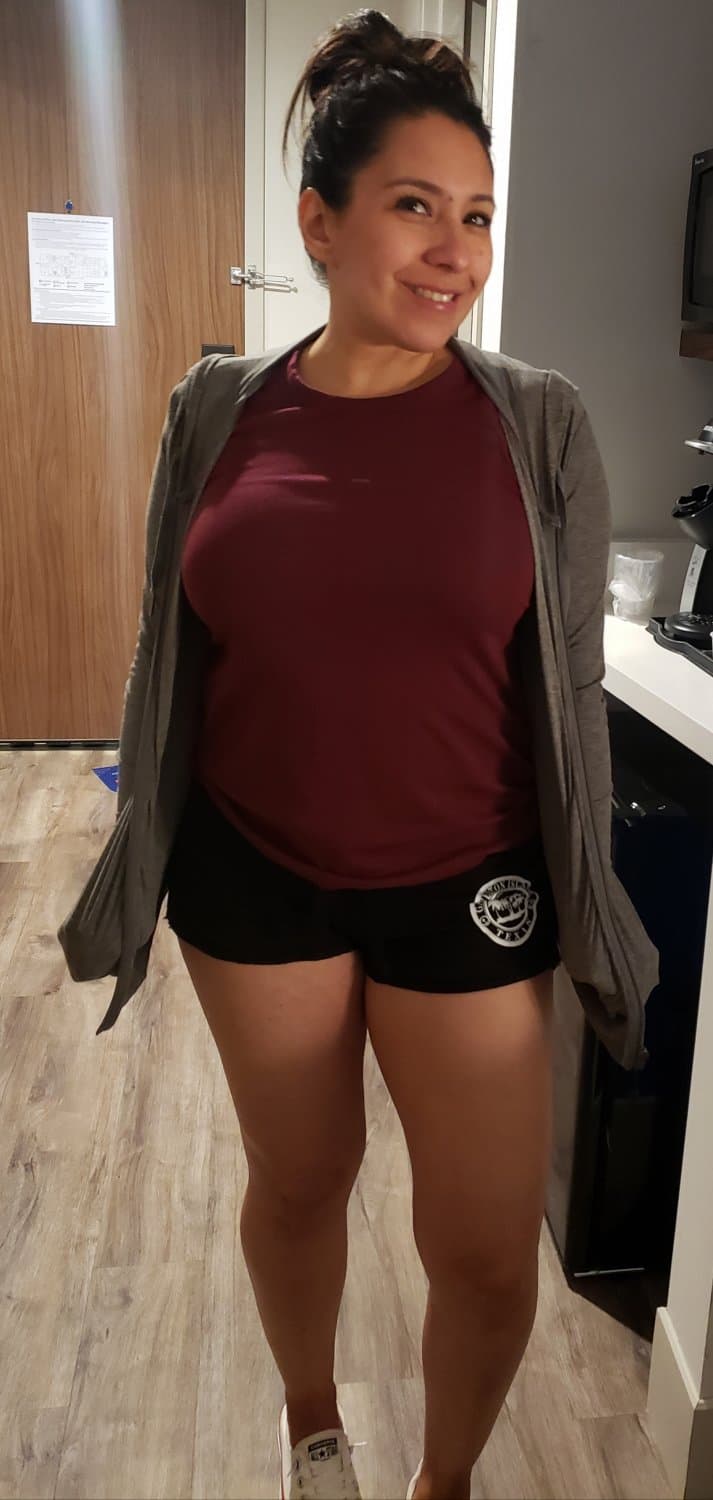 ?QueenOfSpadezz gets fucked by 19yr Bull. She took that fat 8in dick like a champ