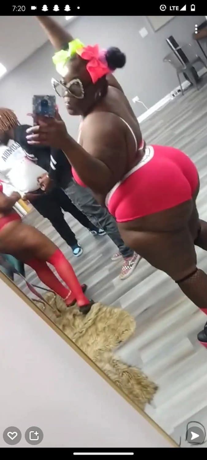 HUGE THICK MEGA EBONY BBW BUG OLE JUICY ASS BOOTY