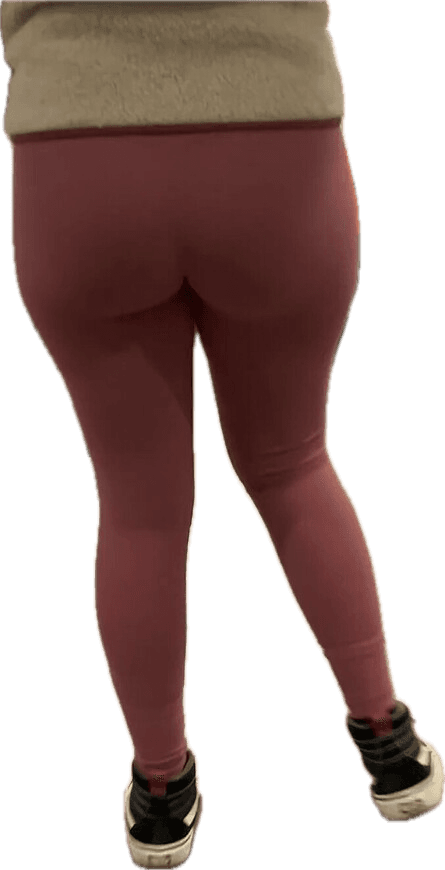 Insane booty jiggle on this blonde milf ??