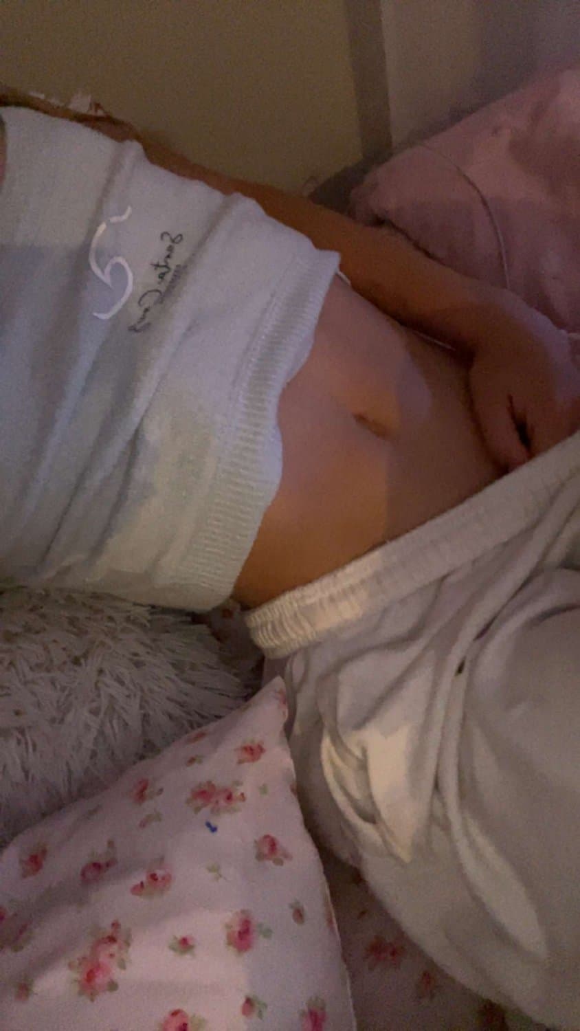 Sexy lil white girl. HMU to share ur girl