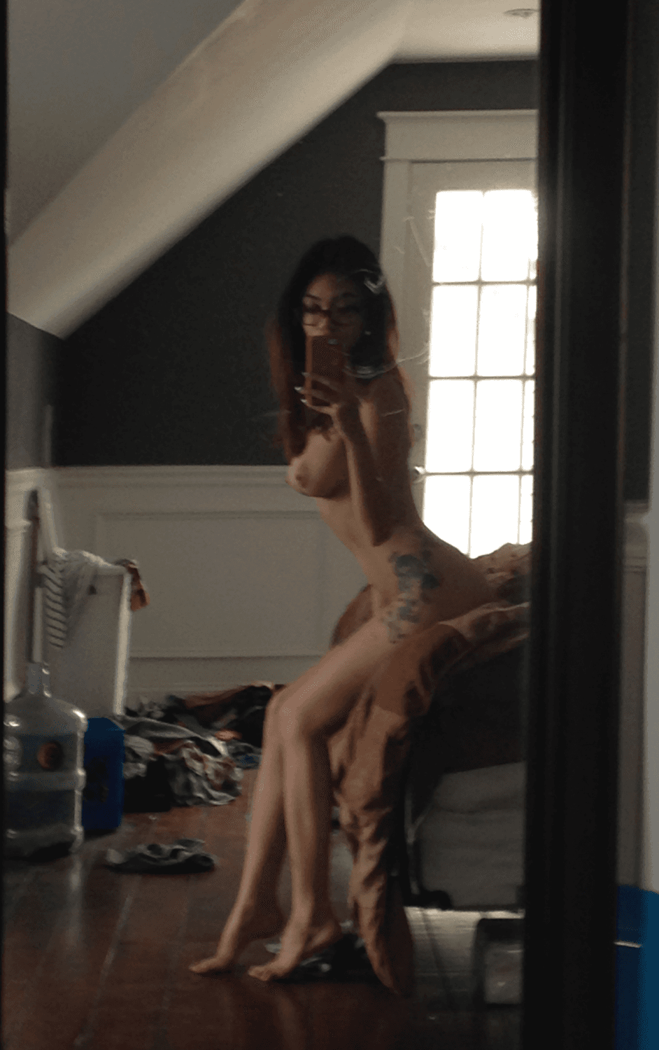 ASIAN AMATEUR LEAKS TAKING MASSIVE DICK DEEP BABE911