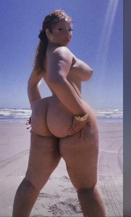 Perfect BBW redbone lightskin baddie bending over begging for a BBC to fuck her hard