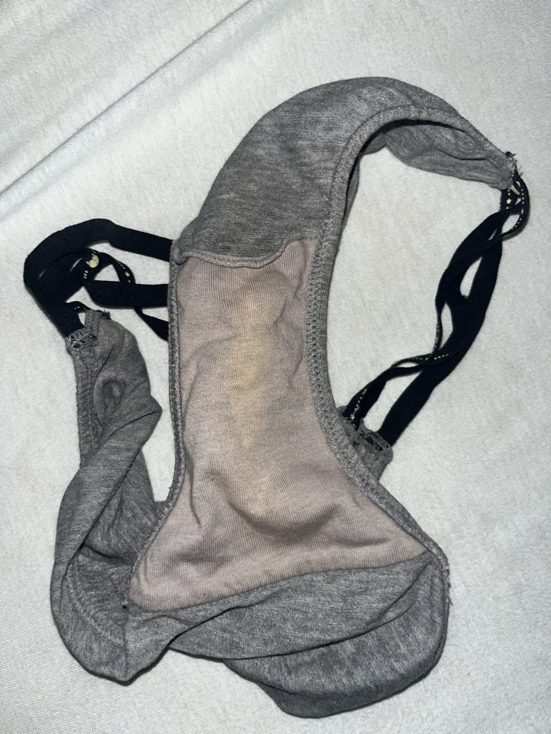 First time meeting my friend’s slutty teen sister and stole her panty, gonna edge and cum in it