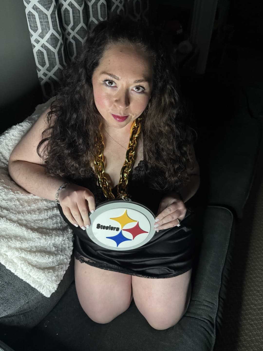Dare: Send my nudes to Steelers player or coach… Send results on Kik: mygirl4usecny