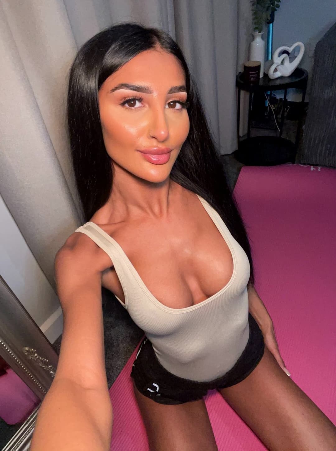 Too flirty, too fun, and way too much to handle