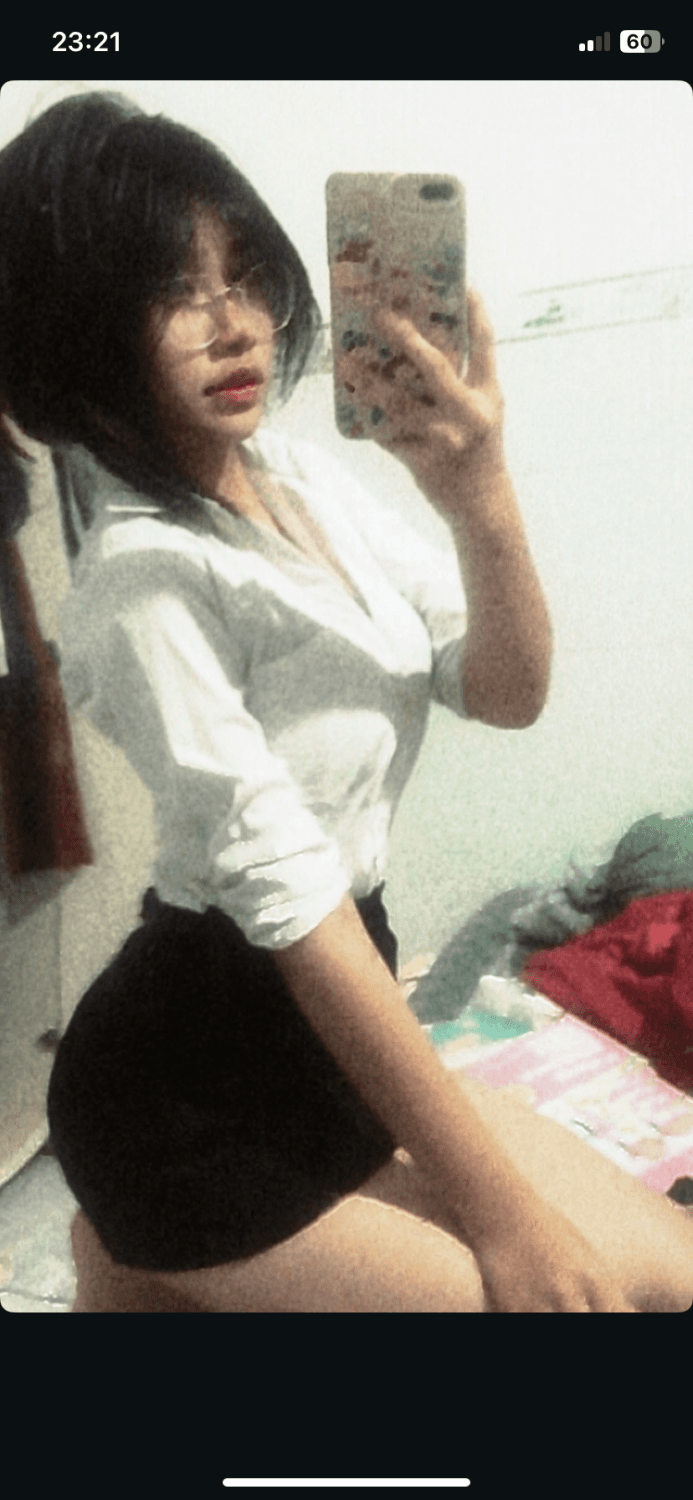 Con đĩ bồn chứa tinh sinh năm 2009