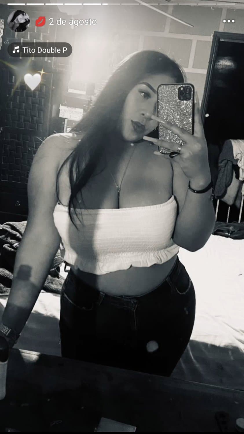 Paola Martinez, gorda tetona quiere semen