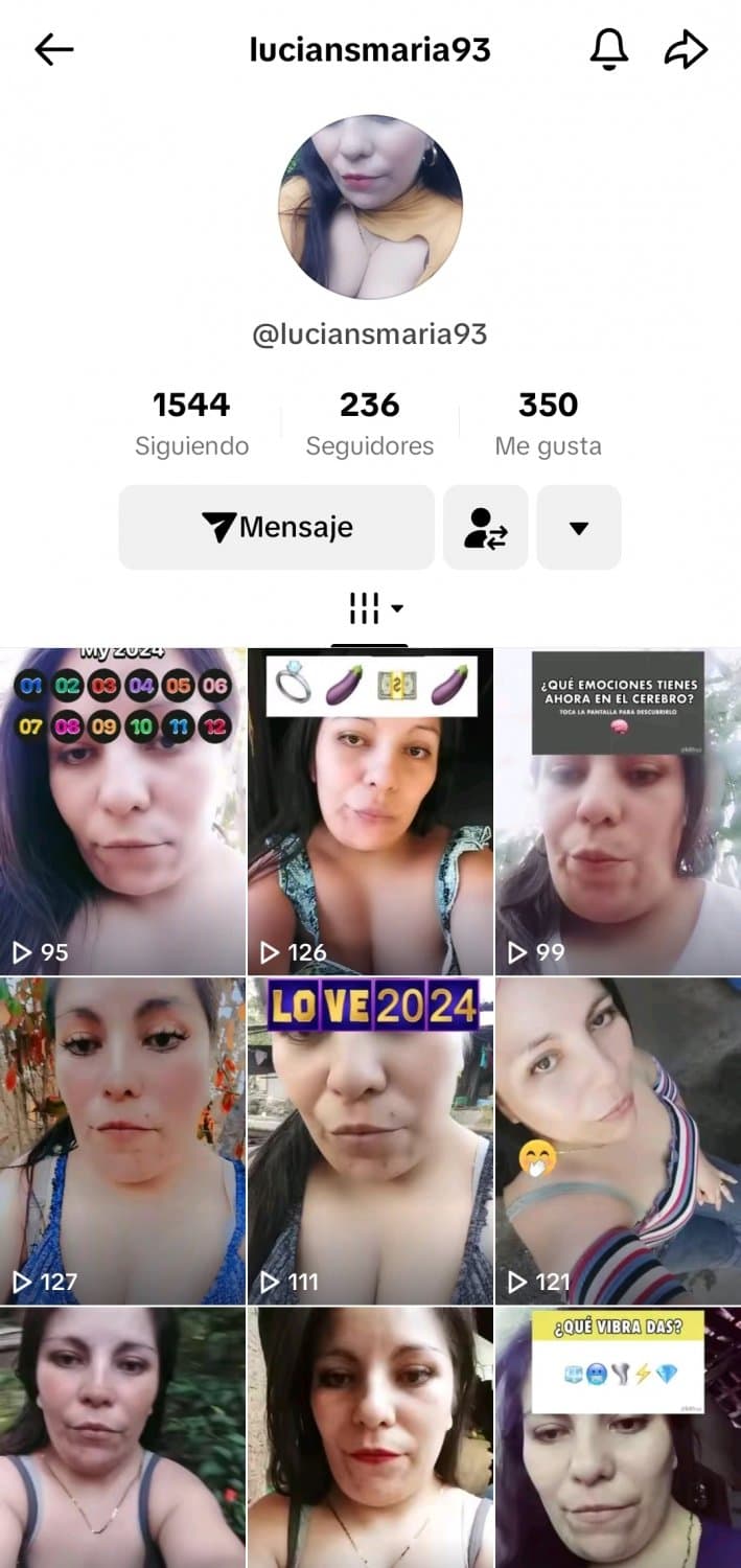 Becky madre puta Salvadoreña se deja coger por mi y mis amigos.