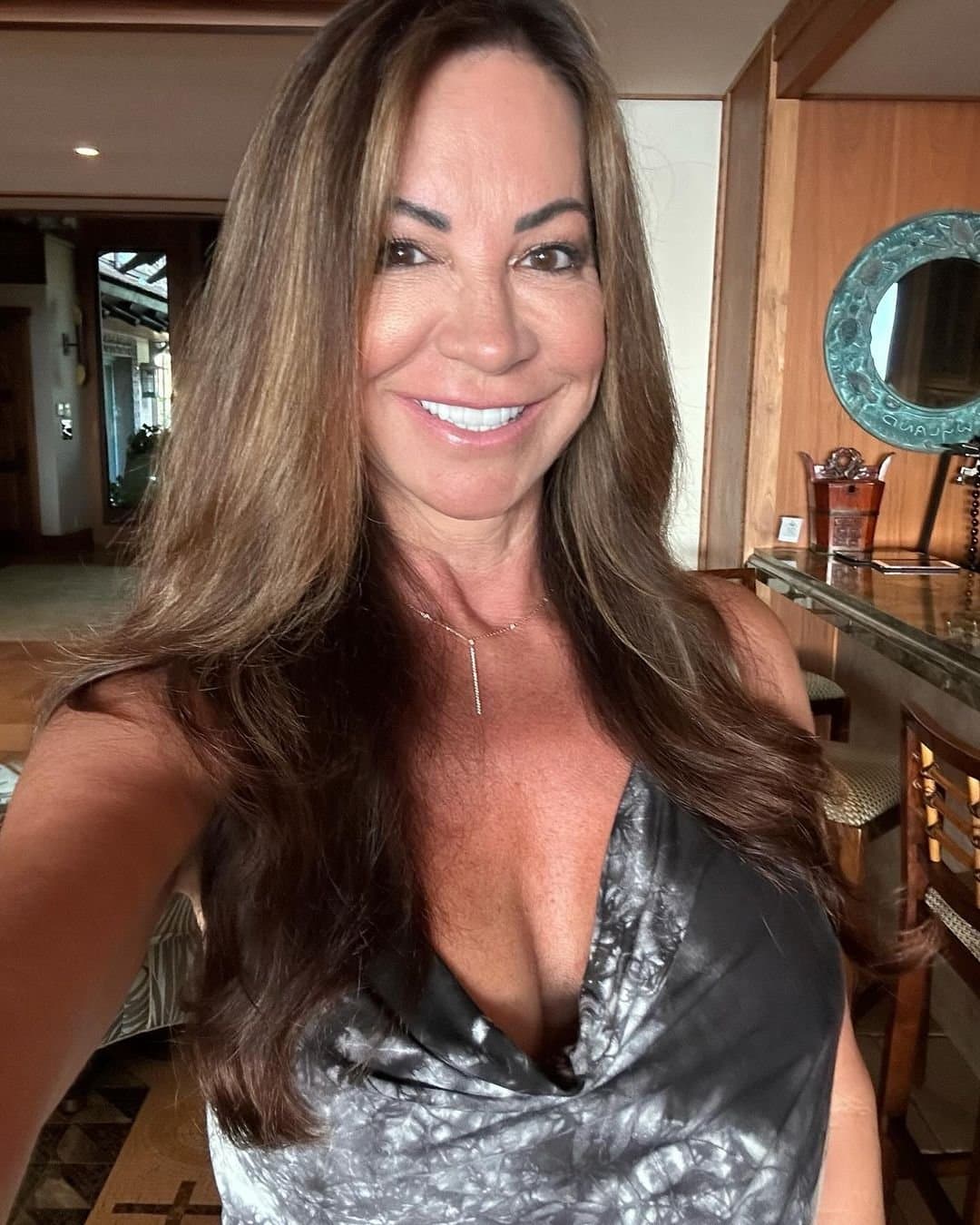 GIlf with big tits