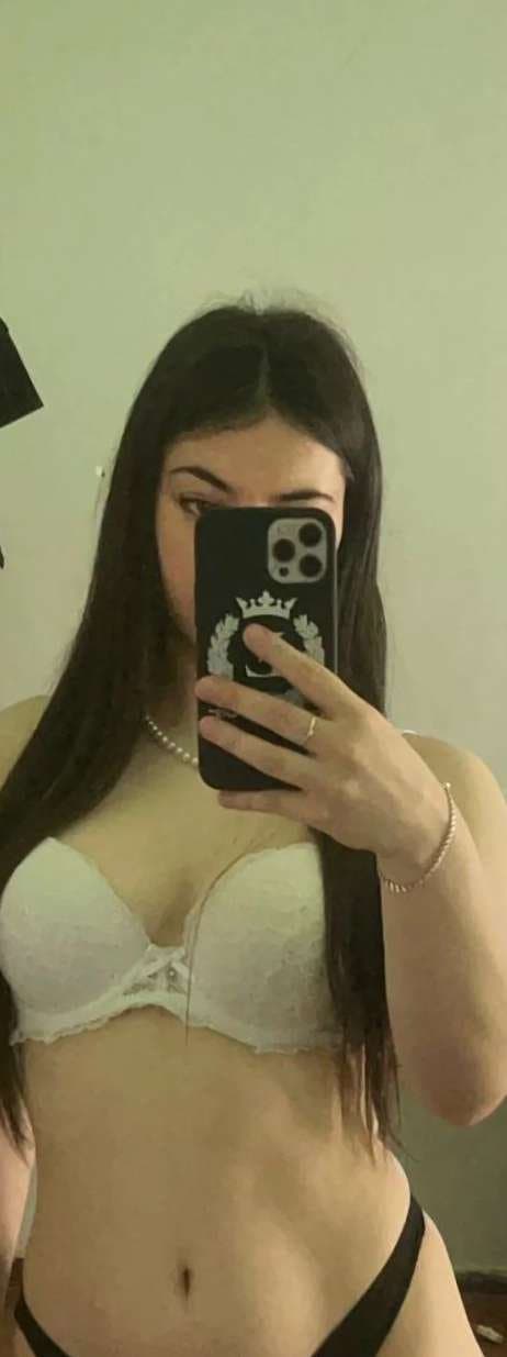 My trashyslut fiance wants to be famous PLS SAVE UR TOP FAV PICS AND SHOW ME.MAKE HER FAMOUS PLSSSSS