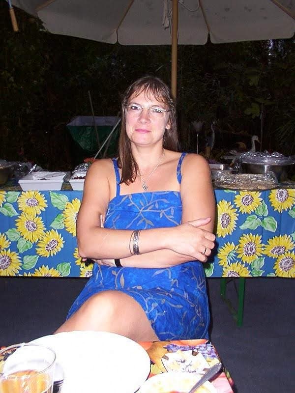 Click to view full size Angelika (65) aus Köln, einst und jetzt; dressed / undressed